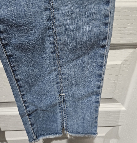 Kensie Classic Blue Denim Jeans - Picture 4 of 4